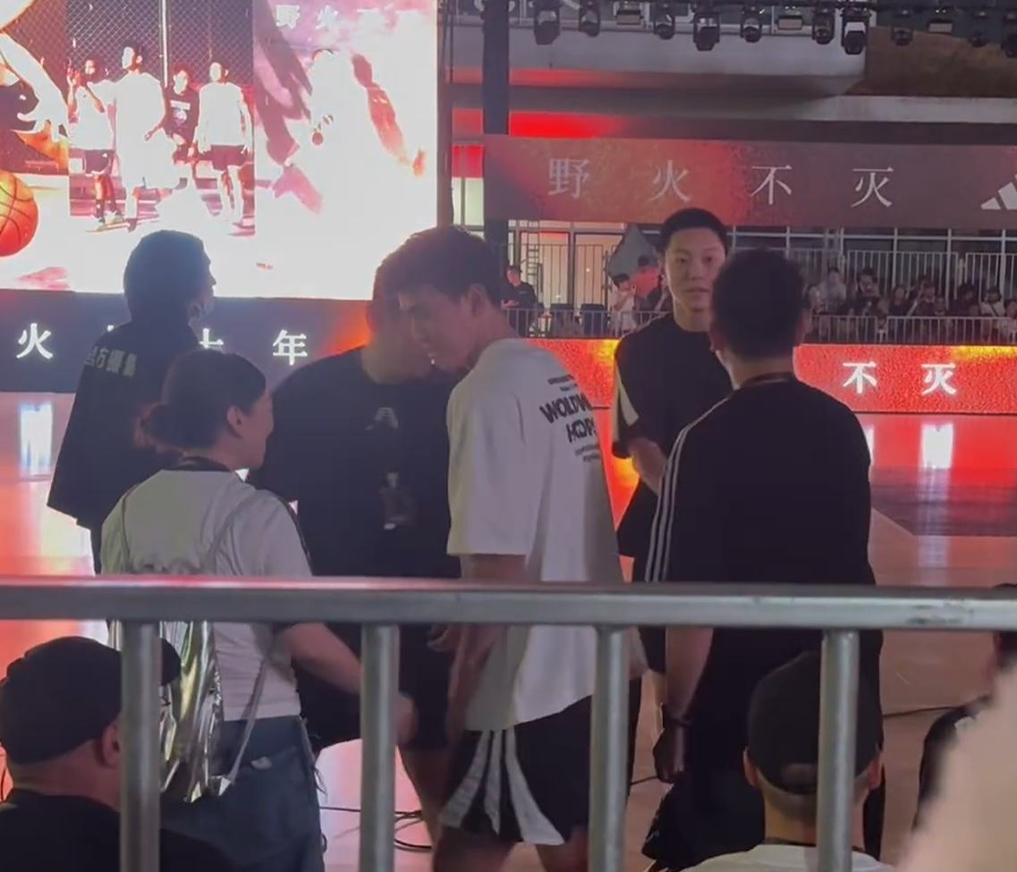 已经离队了, 亚洲杯决赛, 关系还非常