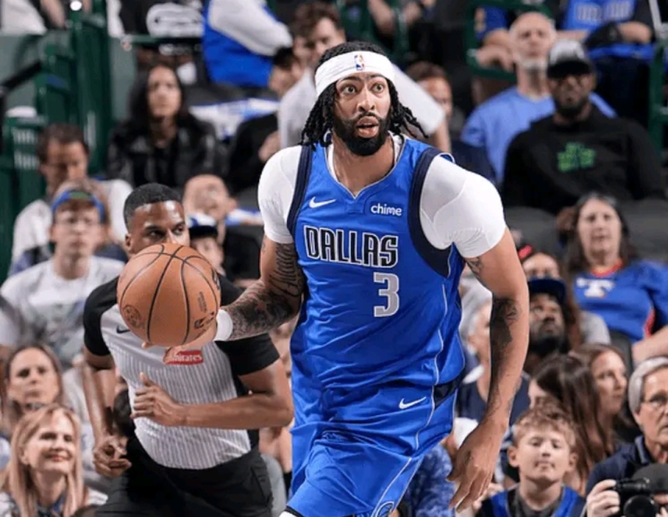 亨德里克斯, 达拉斯独行, 亨德里克斯 亨德里克斯, 达拉斯独行, 亨德里克斯