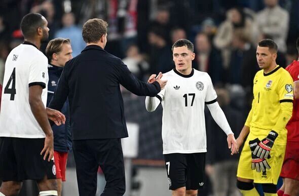 他是个来新, 起初 他是个来新, 起初